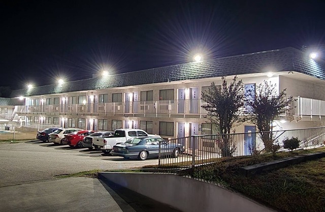 AMERICAN INN