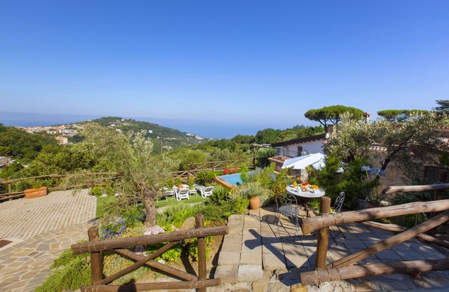 AMORE RENTALS - Casa I Giardini di Sorrento with Swimming Pool, Sauna, Sea View
