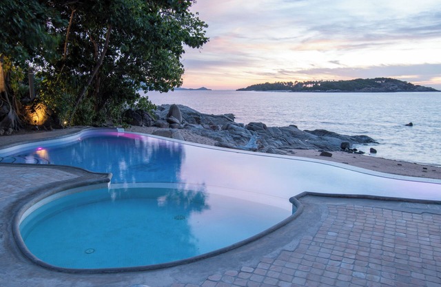 Ampersand Resort