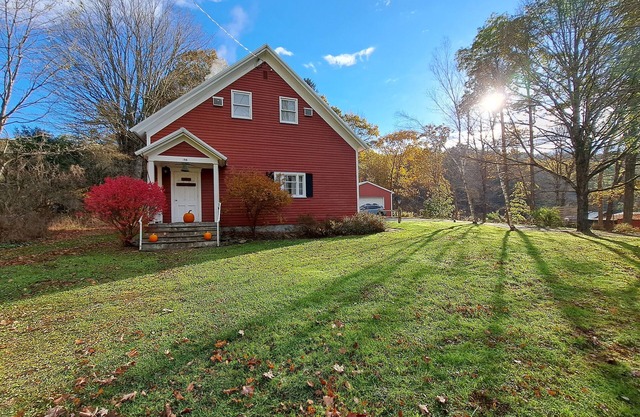Amy's Schoolhouse: Minutes to Dreams Park and Cooperstown. 6 bedrooms; Gameroom!