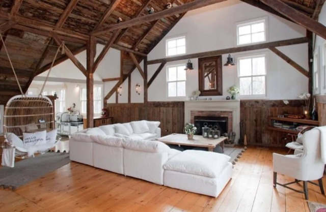 An Exquisite 18th-century Sagaponack Barn