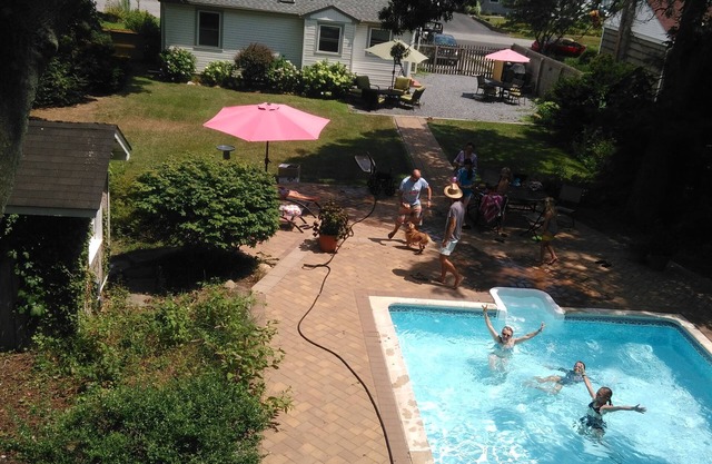 An Oasis in Bellport Village, 2 bedroom House, Large backyard and swimming pool!