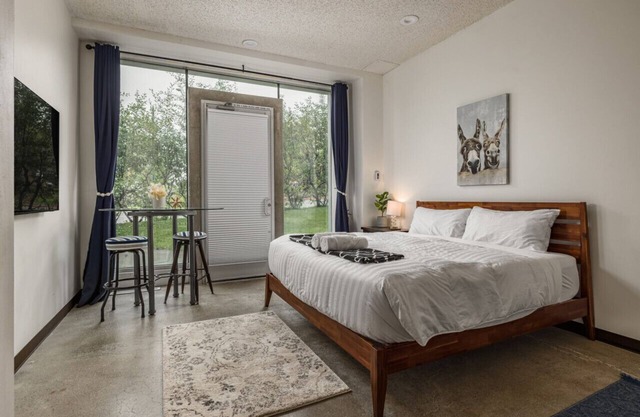 Anchorage City Studio Retreat
