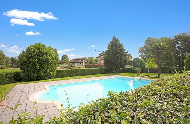 Angera Relax & Pool, Angera, Italy
