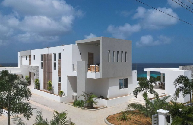 ANGUILLA: New construction luxury villa on Shoal Bay! Direct path to the beach!