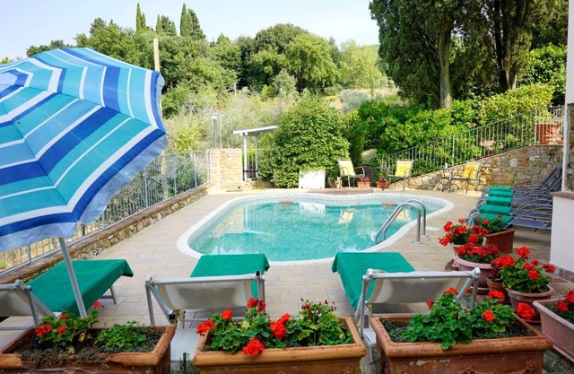 Antica Pietra holiday house with pool