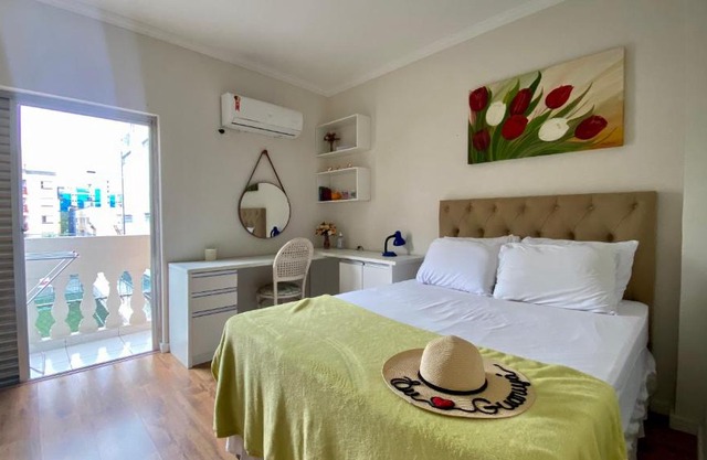 Ap 600m da Praia Enseada, Ar, Wifi, Filtro, Secador