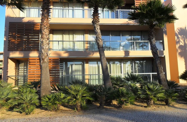 Apart. Luxury T2, inserted in Salgados Resort with 7 swimming pools and beach 5 m