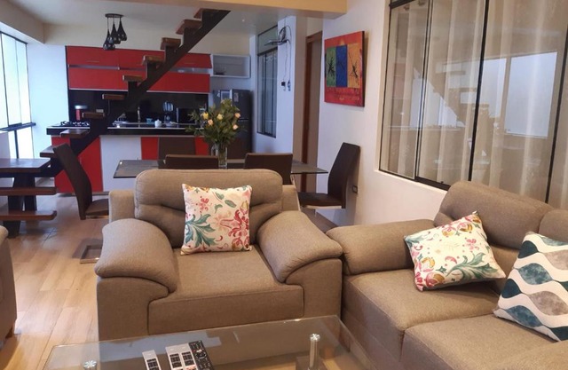 Apartament 11 people full fourniture with private bathrooms and transport encluded