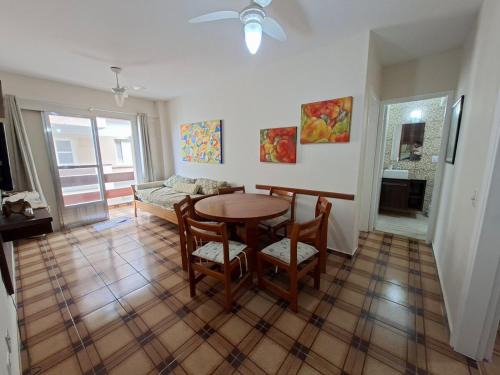 Apartamento a 400 metros da praia Da enseadas