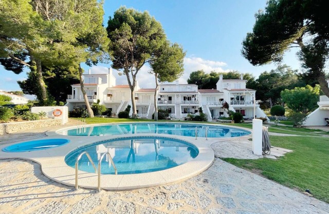 Apartamento Lia con Piscina y Terraza en Port Addaia