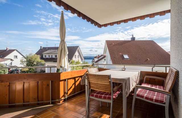 Apartment "Ferienwohnung Lindau" with Covered Balcony, Wi-Fi & TV