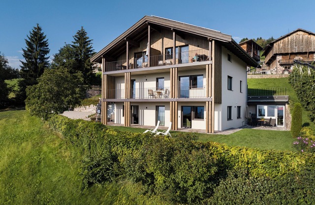 Apartment 2 with a unique panoramic view surrounded by greenery
