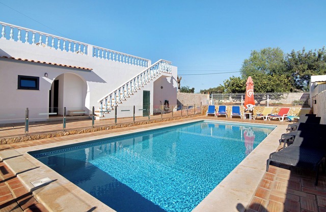 Apartment 'Andar de Moradia' with Sea View, Balcony, Shared Pool & Wi-Fi