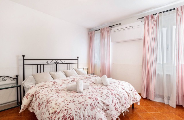 Apartment "Ae Botti" with Shared Garden, Private Balcony & Wi-Fi