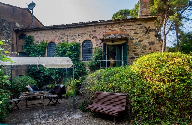 Apartment 'Appartamento Folletto' with Shared Pool, Private Terrace and Wi-Fi