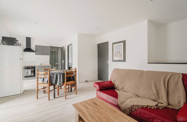 Apartment 'Appartement T2 Rénové La Suite' with Wi-Fi