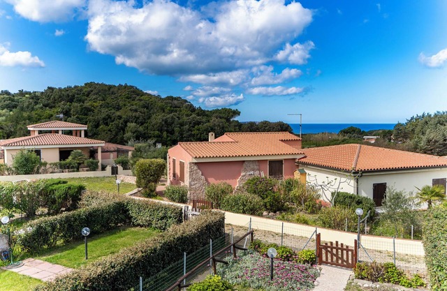 Apartment "Casa Pineta" with Splendid Sea View, Private Garden, Terrace & A/C