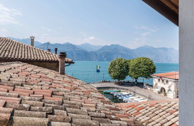 Apartment 'Casa Tap House' with Lake View, Balconies & A/C