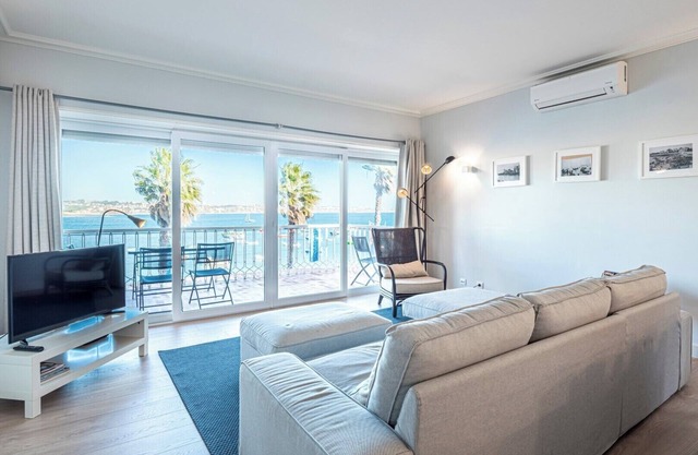 Apartment 'Cascais Bay Terrace I' with Sea View & Wi-Fi