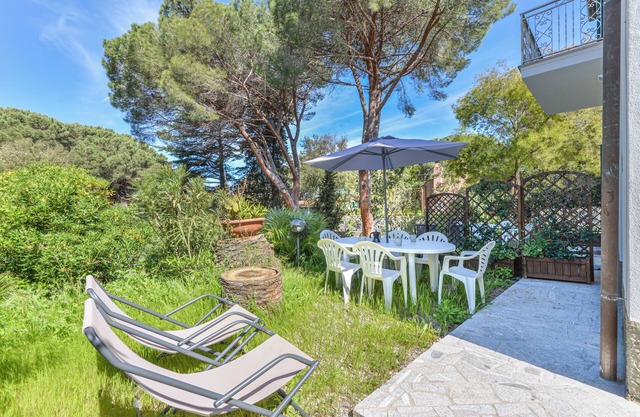 Apartment 'Cesarina Trilo' with Private Garden, Wi-Fi and Air Conditioning