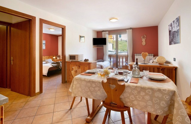 Apartment 'Chalet Primula 11' with Mountain View, Private Terrace and Wi-Fi