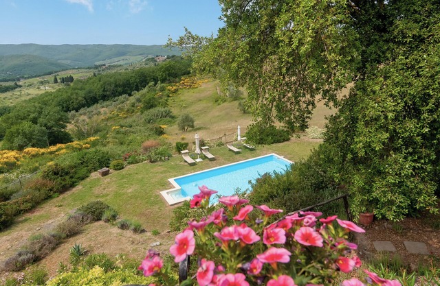 Apartment 'Cipressaia Botticelli' with Shared Pool, Private Terrace and Wi-Fi