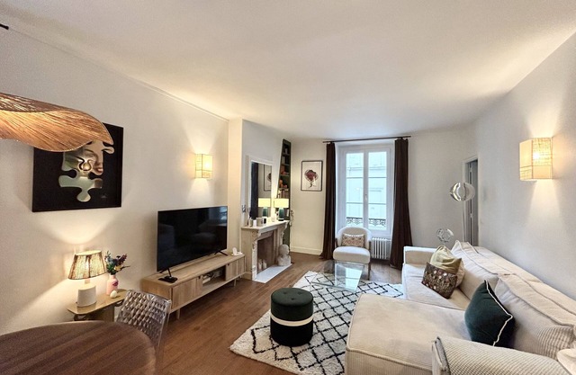 Apartment Cité Napoléon Montmartre Paris 9