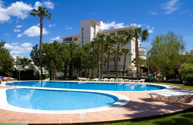 Apartment Coliseo Spaniahome with Balcony, Shared Pool & Wi-Fi