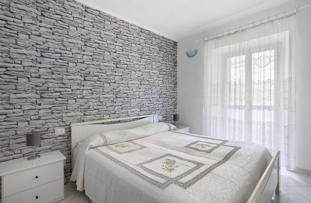 Apartment 'Da Ercolino' with Sea View, Balcony and Wi-Fi