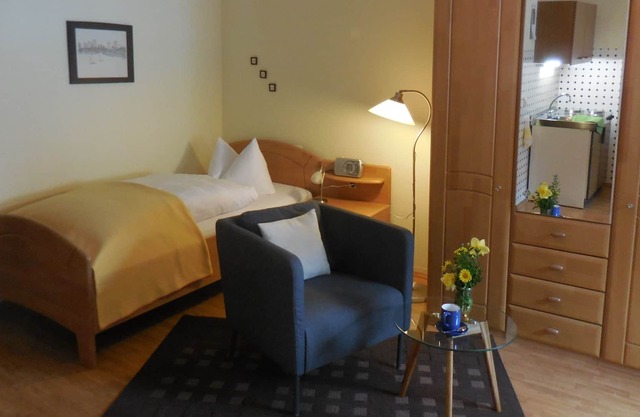 Apartment 2, 22 sqm, living/bedroom with kitchenette, balcony, max. 1 person