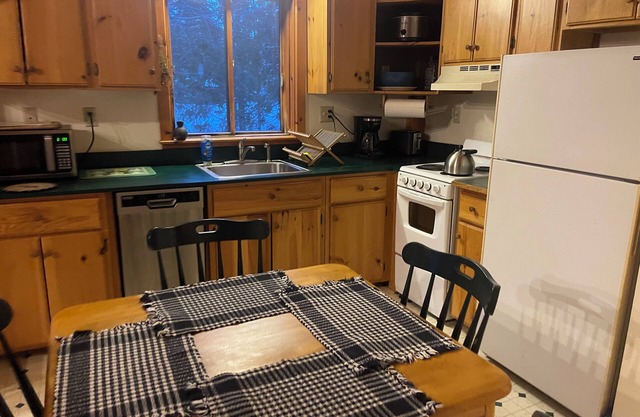 Apartment for rent in Sugarloaf. Great location for hiking, biking