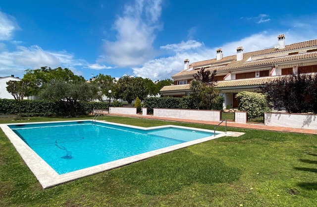 Apartment 'Fantástico S´agaró' with Shared Pool, Private Terrace and Shared Garden