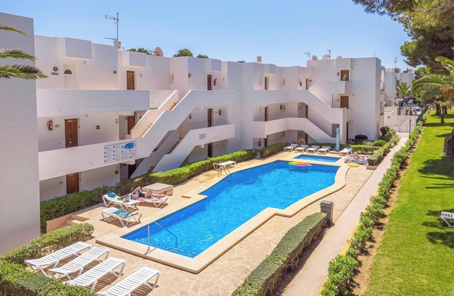Apartment Ferrera Pins with Balcony, Shared Pool & Wi-Fi