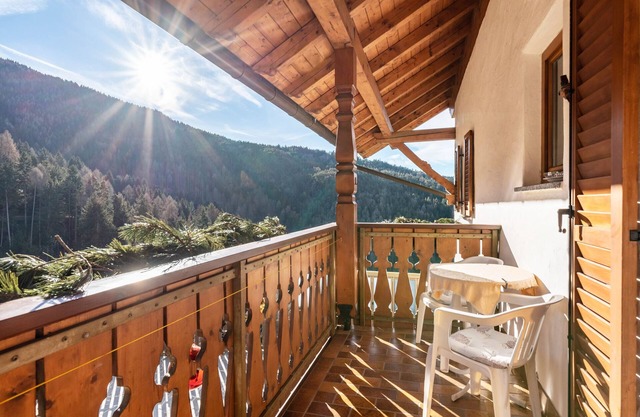 Apartment 'Figisterhof Small' with Mountain View, Shared Terrace and Wi-Fi