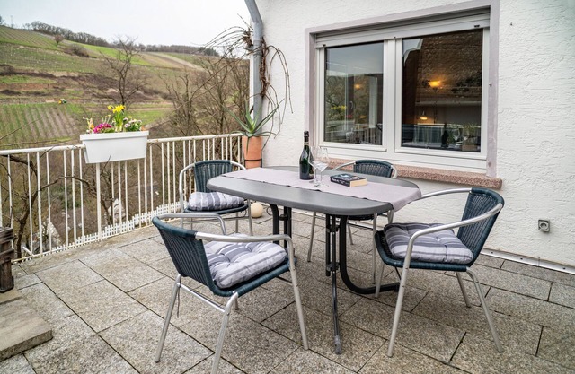 Apartment "Franziska" with Mountain View, Private Terrace & Wi-Fi