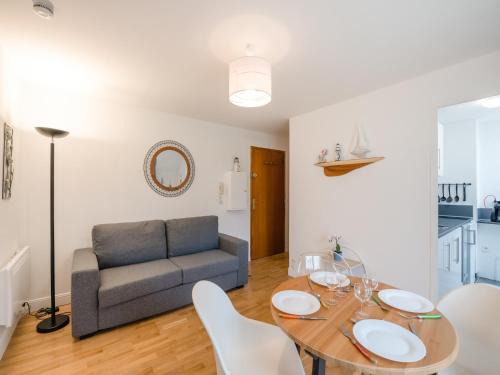 Apartment in Port-en-Bessin near Seashore