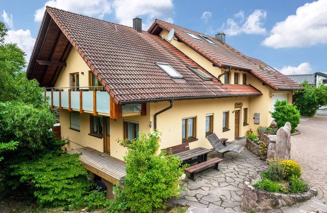 Apartment 'Im Rodeck Nest' with Mountain View, Shared Garden and Wi-Fi