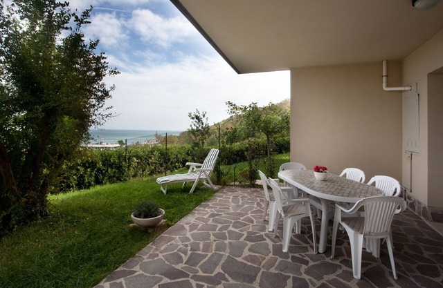 APARTMENT IN A SEAFRONT VILLA IN A PANORAMIC AND RELAXING POSITION