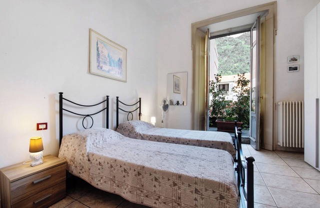 Apartment "In Centro Como" with Mountain View, Private Terrace & Wi-Fi