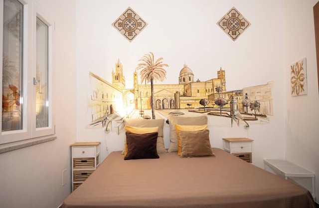 Apartment in the very center of Palermo, within walking distance of the famous 4 canti.