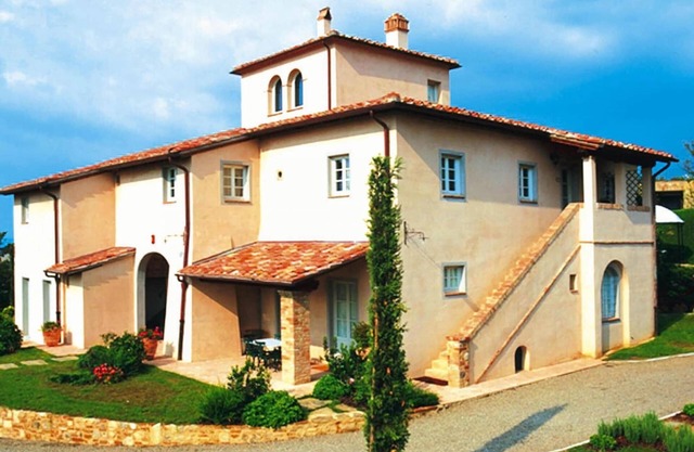 Apartment in Tuscany with Pool & Golf