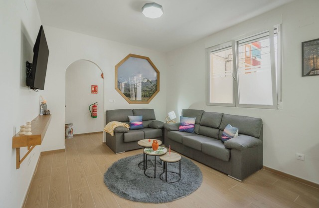 Apartment 'La Aurora De Candeleda' with Lake View, Wi-Fi and Air Conditioning