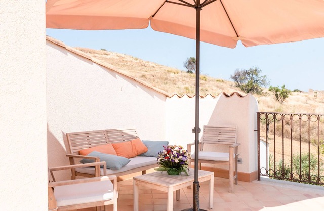 Apartment 'Le 3 Rose - Tea' with Lake View, Wi-Fi and Air Conditioning