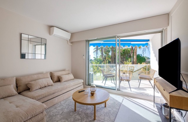 Apartment Le Montfleury with shared pool, Wi-Fi and air conditioning