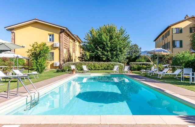 Apartment "Light Bleu" with pool, Villa Gabriella