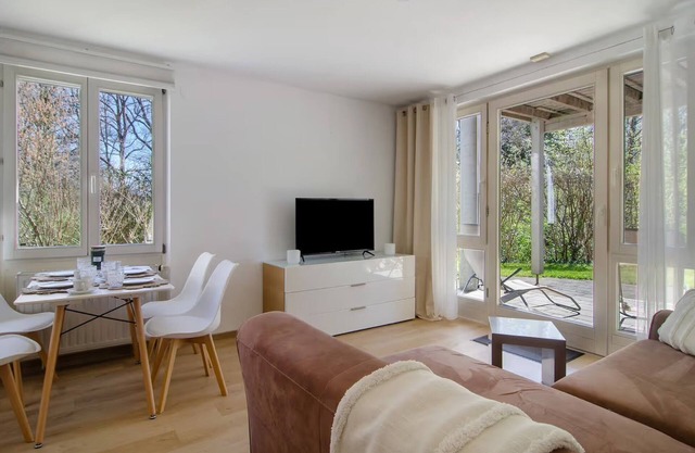 Apartment 'Mojos Bodenseetraum' with Private Terrace, Private Garden and Wi-Fi