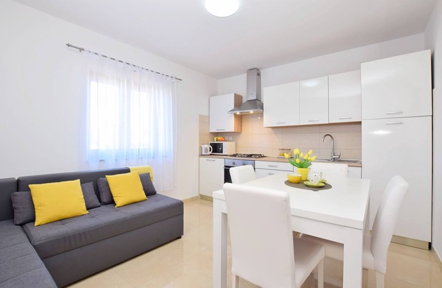 Apartment Maja (69521-A1) - Vrsi (Zadar)