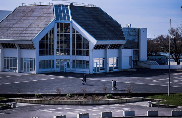 Apartment overlooking nausicaa near the beach