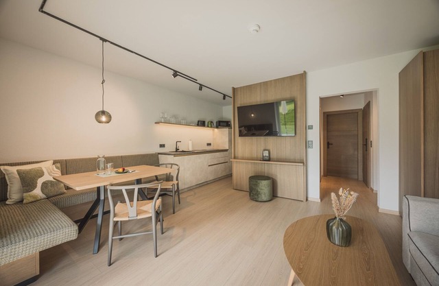 Apartment-Private Bathroom-Countryside view- Apt.L mit Balkon/Garten